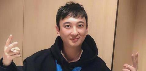 娱乐圈吃瓜王健林是谁,揭秘娱乐圈“吃瓜王”王健林的传奇人生 第3张 娱乐圈吃瓜王健林是谁,揭秘娱乐圈“吃瓜王”王健林的传奇人生 第3张