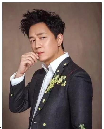 潘粤明爆料博客最新一期,揭秘娱乐圈不为人知的幕后故事 第2张 潘粤明爆料博客最新一期,揭秘娱乐圈不为人知的幕后故事 第2张