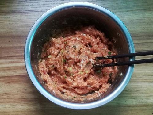 爆料鸡肉丸子怎么做视频,美味家常菜轻松上手  第2张 爆料鸡肉丸子怎么做视频,美味家常菜轻松上手  第2张