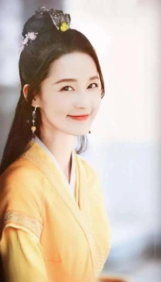 娱乐吃瓜姐李沁是谁,娱乐圈的“吃瓜女王”,揭秘她的星途历程 第3张 娱乐吃瓜姐李沁是谁,娱乐圈的“吃瓜女王”,揭秘她的星途历程 第3张