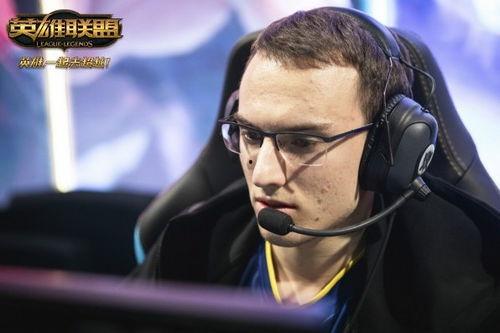 绝迹爆料比赛失误视频,揭秘赛场瞬间  第2张